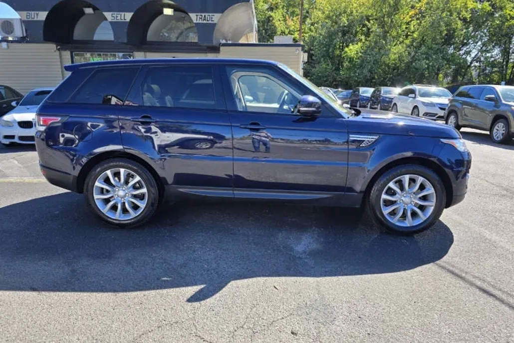 2016 Land Rover Range Rover Sport HSE photo 1
