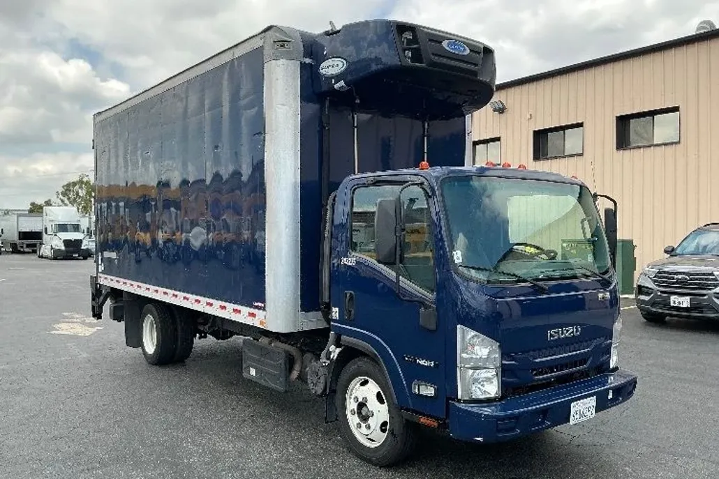 2019 Isuzu NQR photo 1