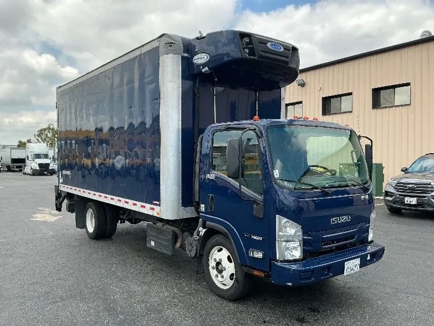 2019 Isuzu NQR photo 1