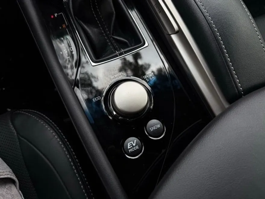 2016 Lexus GS 450h photo 25