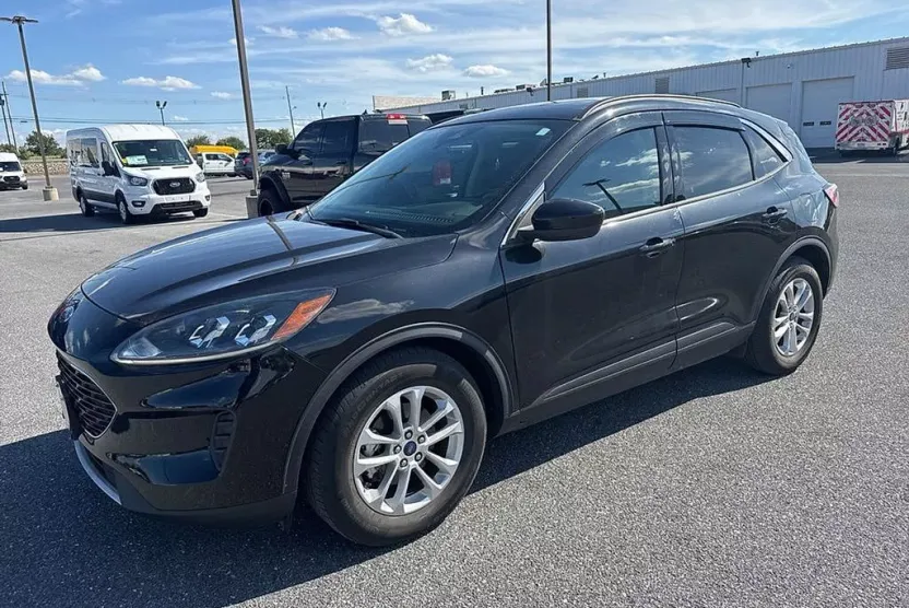 2020 Ford Escape SE photo 1