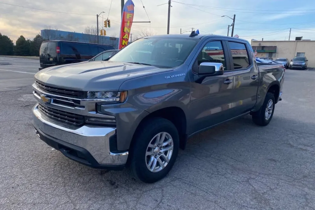2021 Chevrolet Silverado LT photo 1