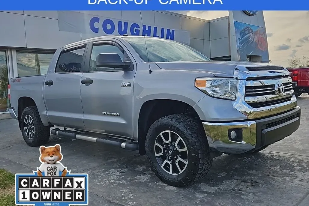 2017 Toyota Tundra SR5 photo 1