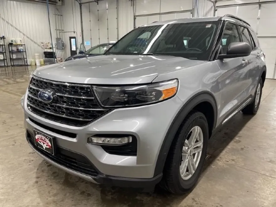 2022 Ford Explorer XLT photo 1