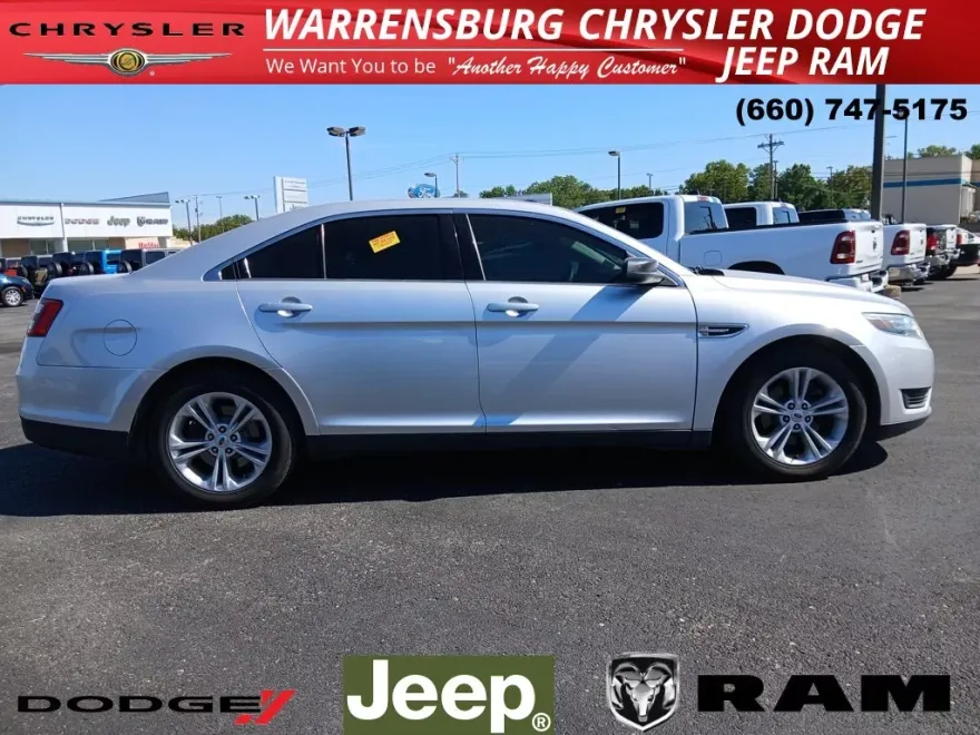 2016 Ford Taurus SE photo 1