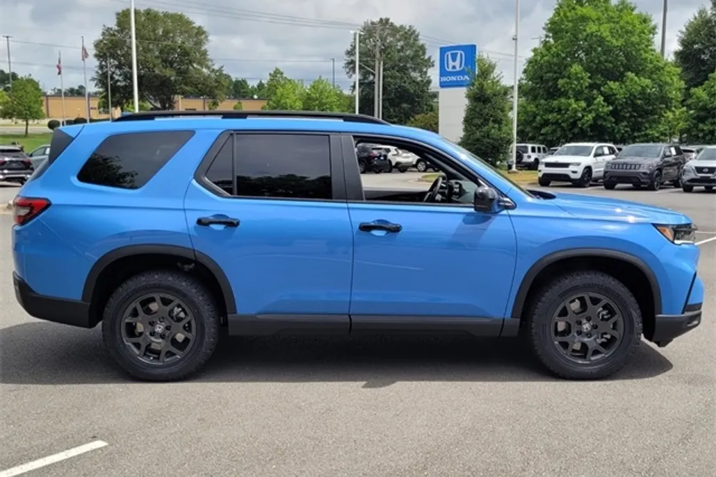 2025 Honda Pilot TrailSport photo 1