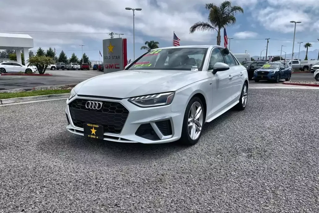 2022 Audi A4 S line Quattro Premium Plus photo 1