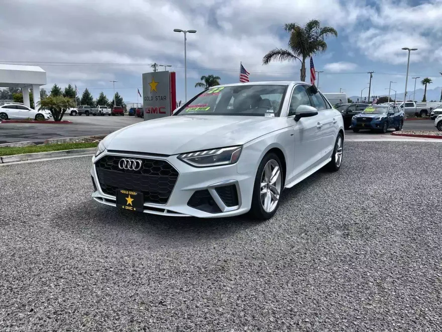 2022 Audi A4 S line Quattro Premium Plus photo 1