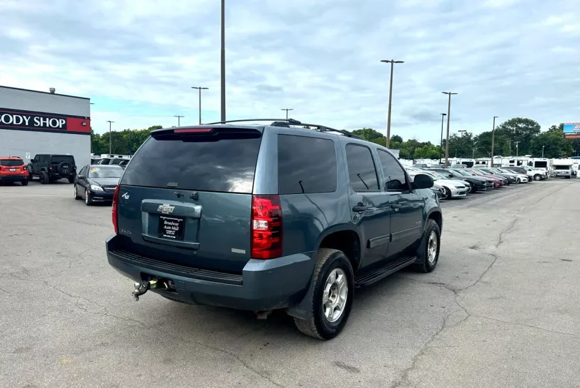 2010 Chevrolet Tahoe LS photo 1