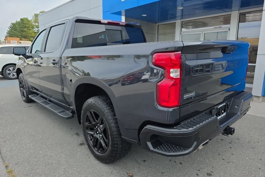 2024 Chevrolet Silverado 1500 RST photo 1