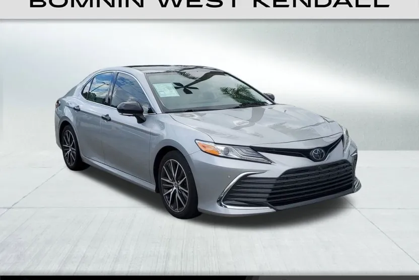 2022 Toyota Camry XLE photo 1