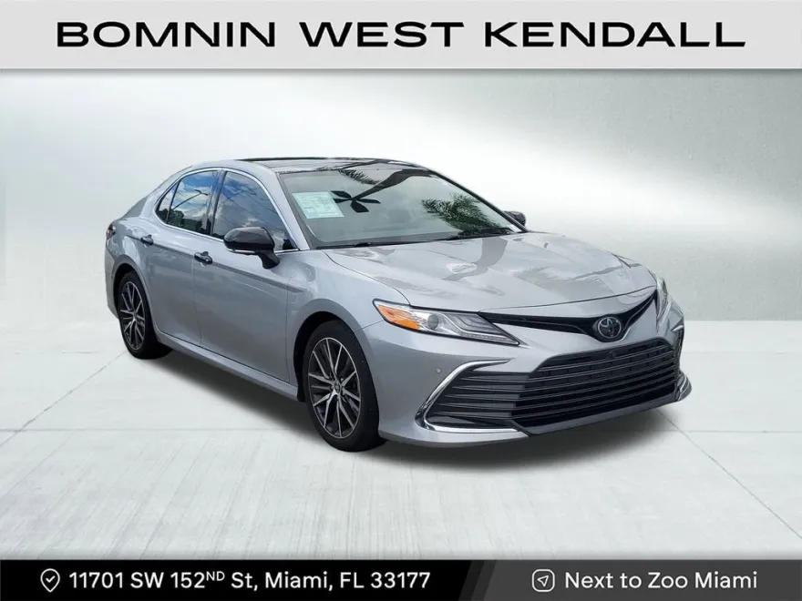 2022 Toyota Camry XLE photo 1