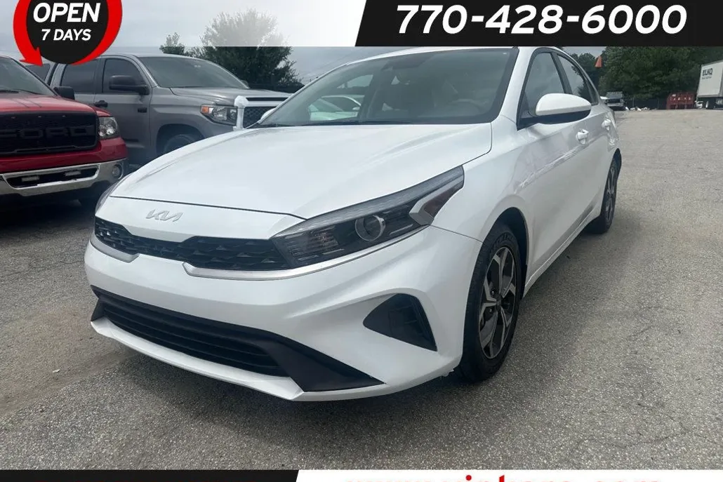 2023 Kia Forte LX photo 1