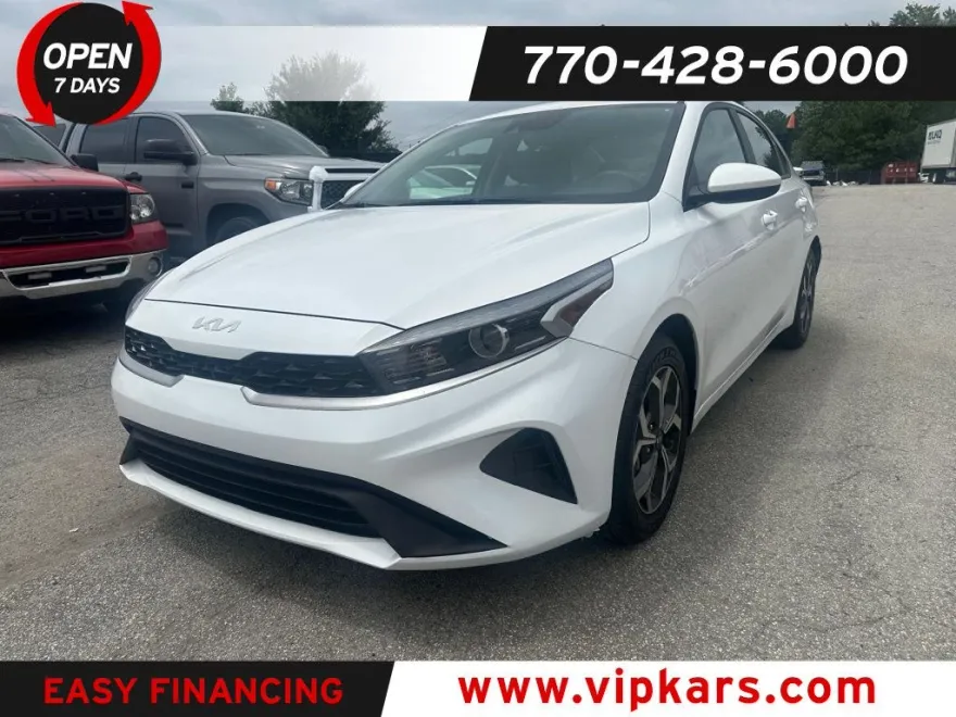 2023 Kia Forte LX photo 1