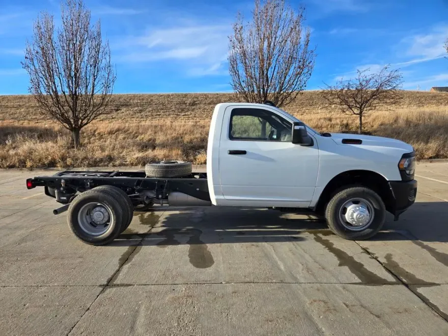 2024 Ram 3500 Tradesman photo 1