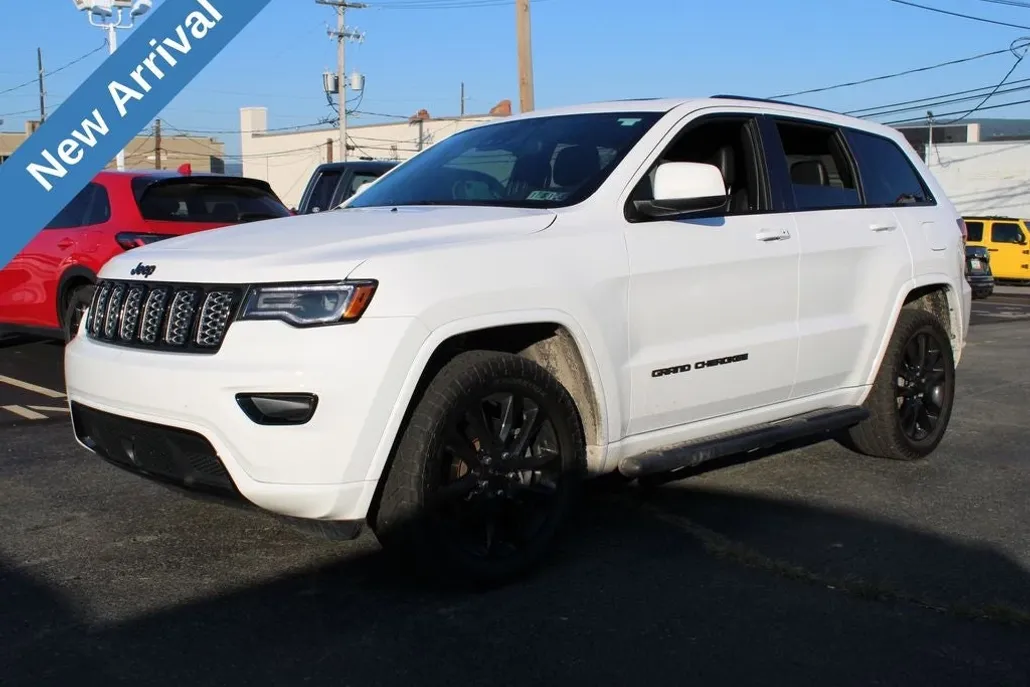2021 Jeep Grand Cherokee Laredo X photo 1