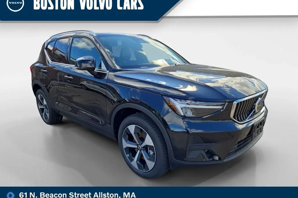 2025 Volvo XC40 Core photo 1