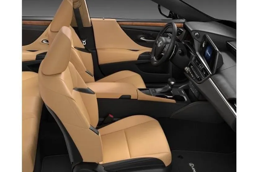 2025 Lexus ES 300h photo 1