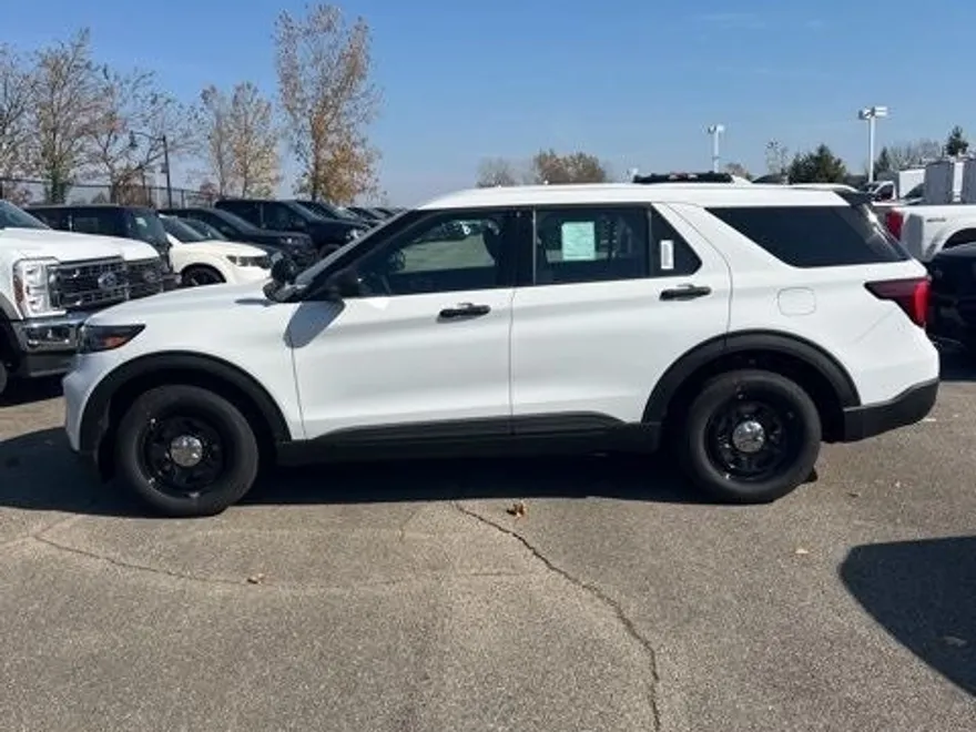 2025 Ford Explorer photo 1