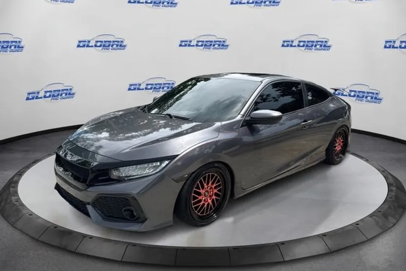2020 Toyota Camry SE photo 1
