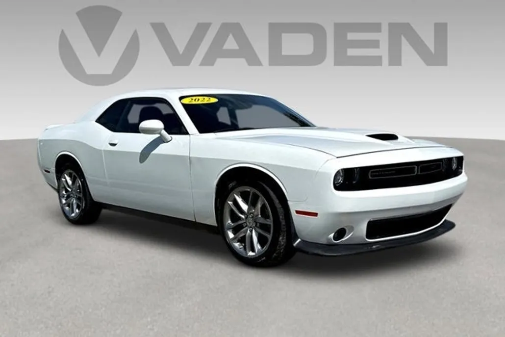 2022 Dodge Challenger GT photo 1