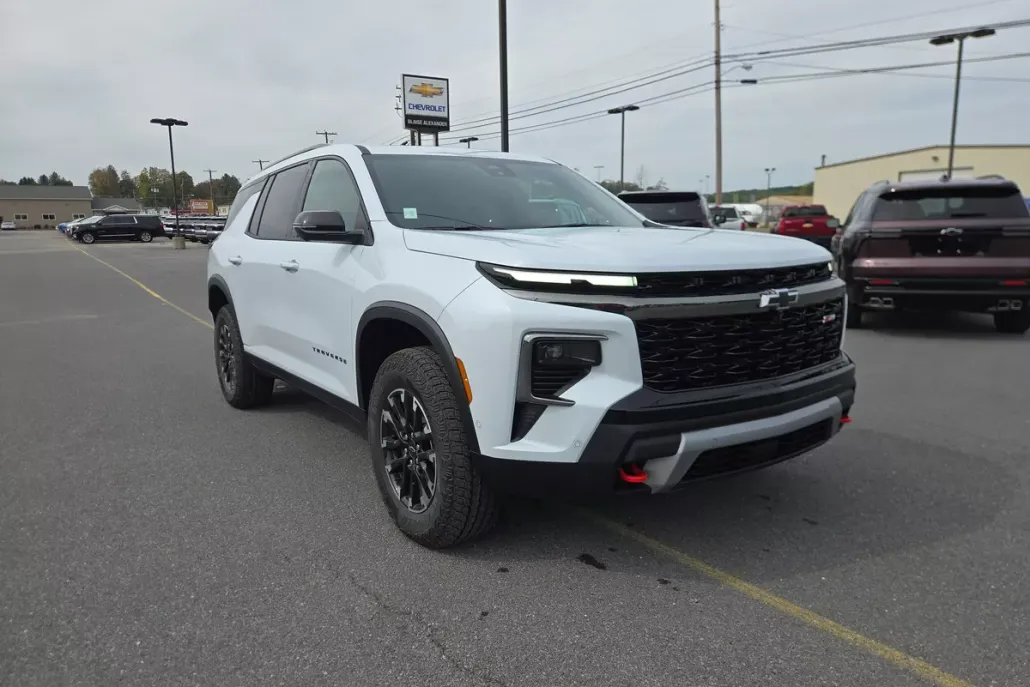 2026 Chevrolet Traverse Z71 photo 1