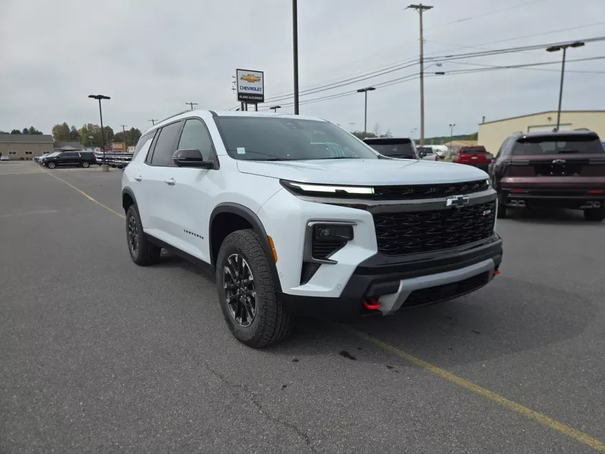 2026 Chevrolet Traverse Z71 photo 1