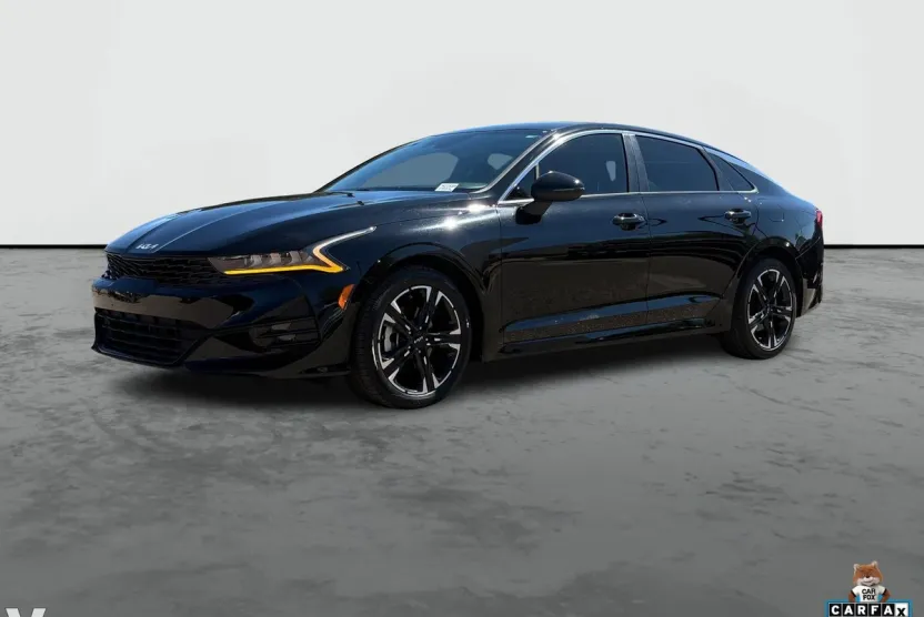 2024 Kia K5 GT-Line photo 1