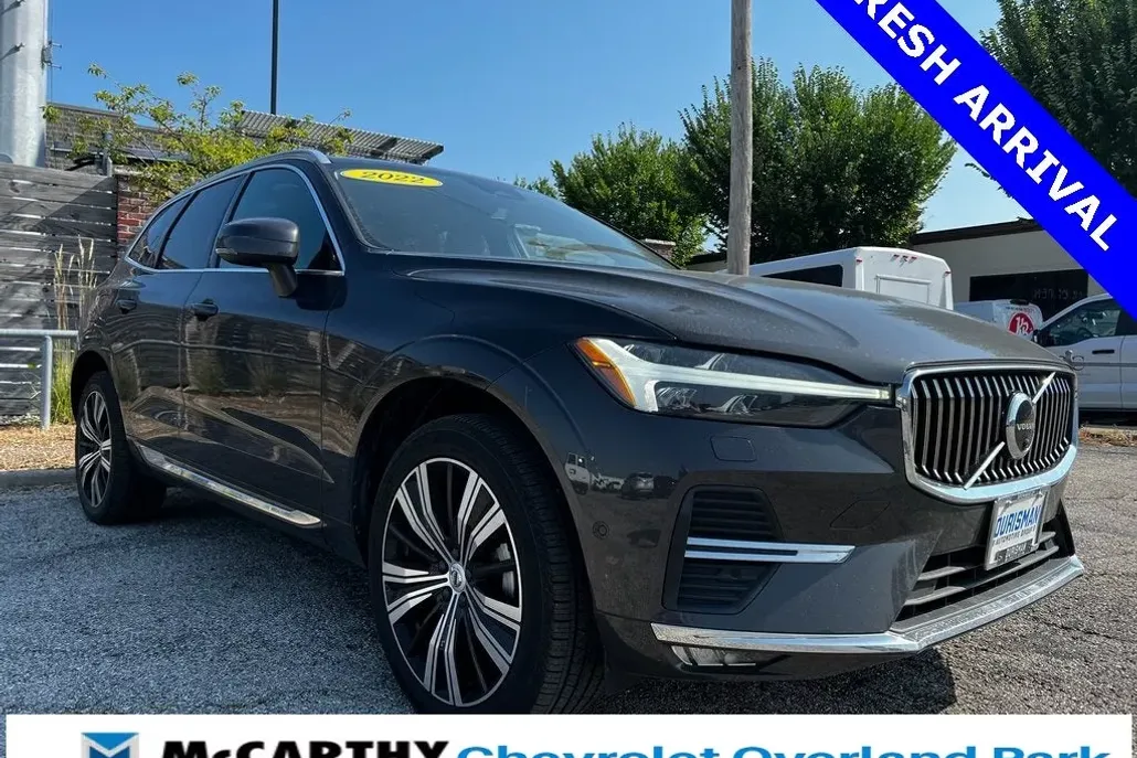 2022 Volvo XC60 B5 Inscription photo 1