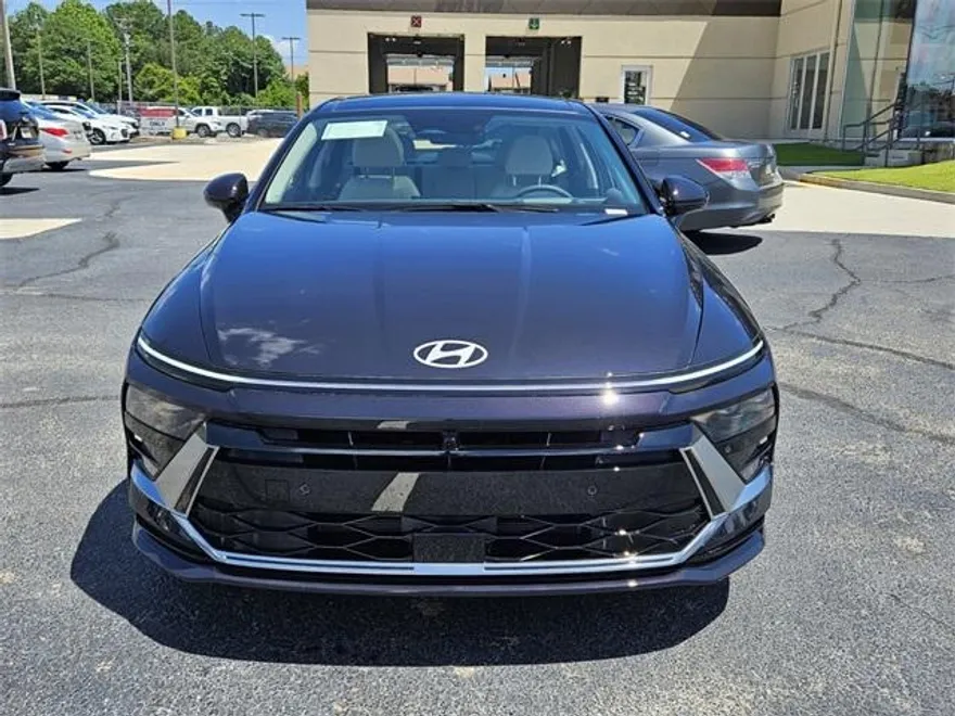 2025 Hyundai Sonata Hybrid Limited photo 1