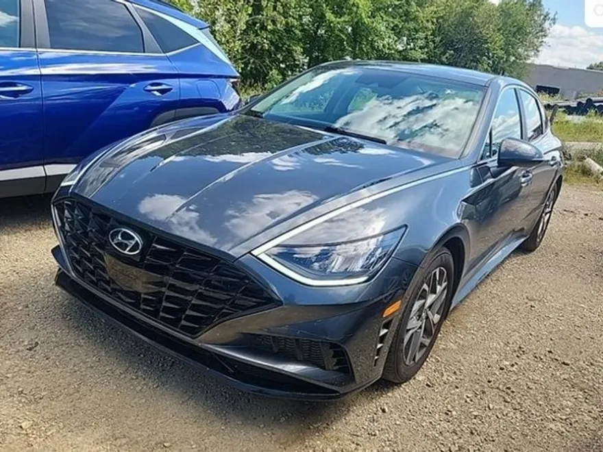 2022 Hyundai Sonata SEL photo 1