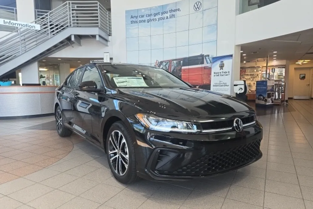 2025 Volkswagen Jetta 1.5T Sport photo 1