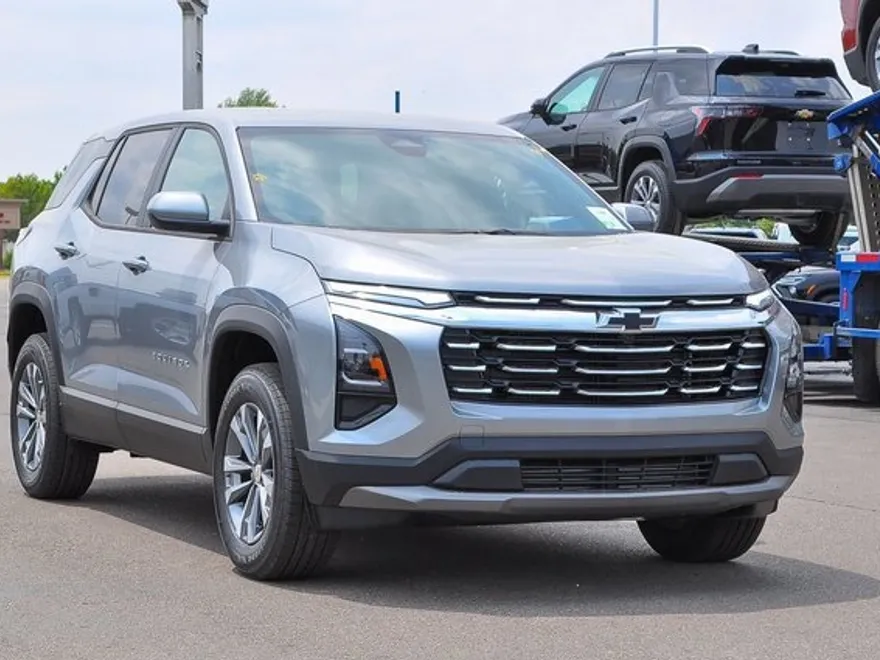 2026 Chevrolet Equinox LT photo 1
