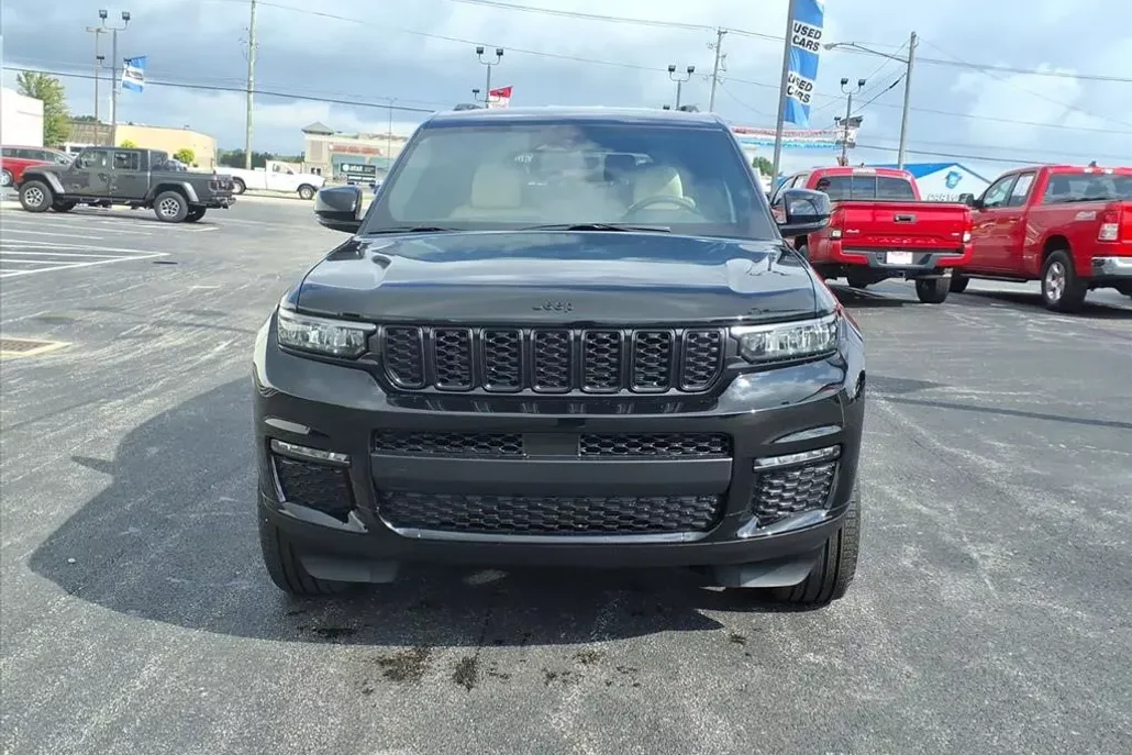 2025 Jeep Grand Cherokee Limited photo 1