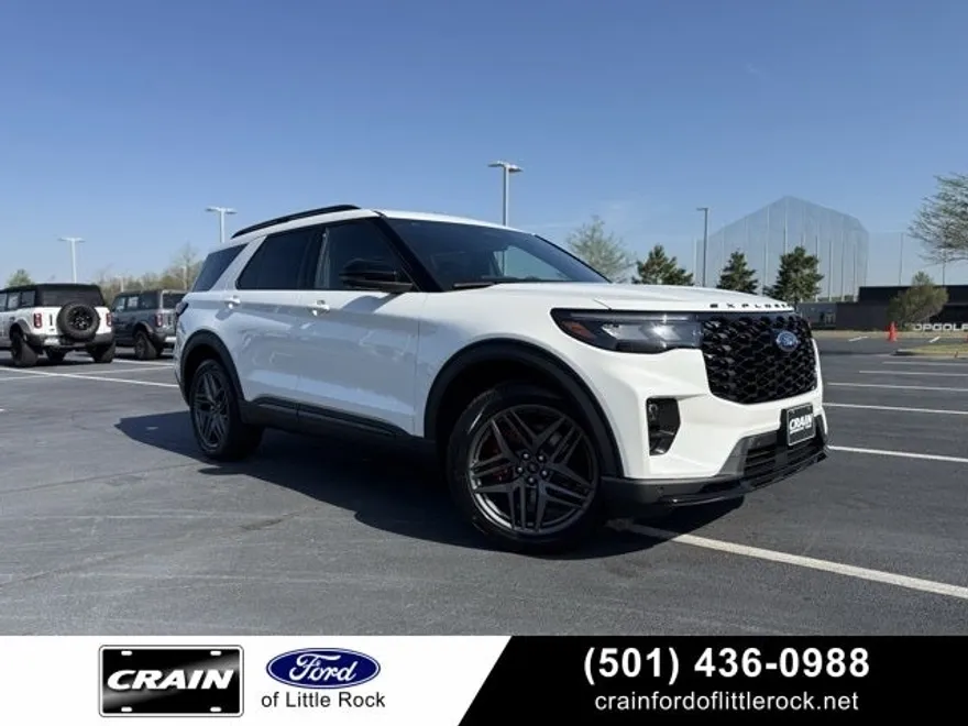 2025 Ford Explorer ST photo 1