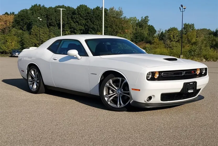 2022 Dodge Challenger R/T photo 1