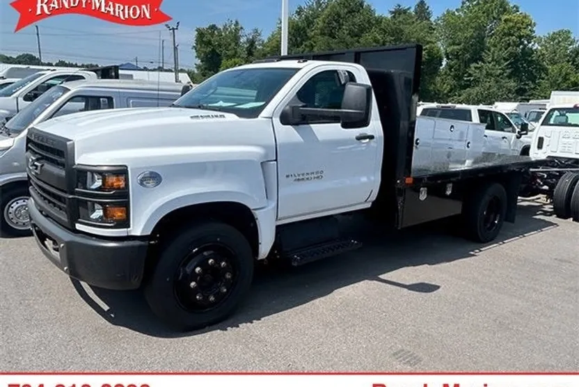 2022 Chevrolet Silverado 4500HD Work Truck photo 1