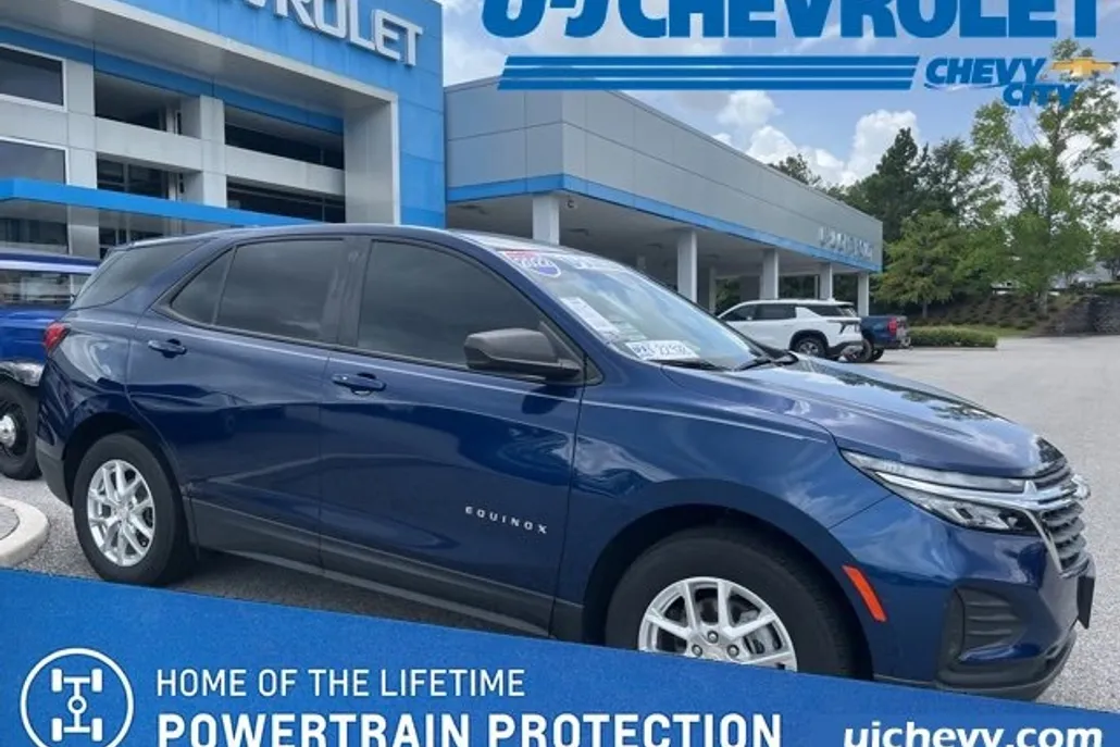 2022 Chevrolet Equinox LS photo 1