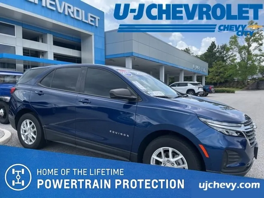 2022 Chevrolet Equinox LS photo 1