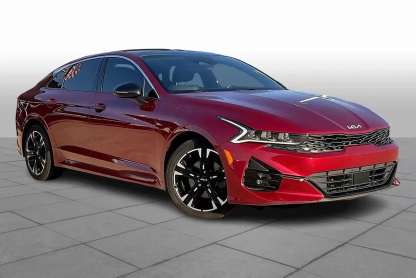 2023 Kia K5 GT-Line photo 1