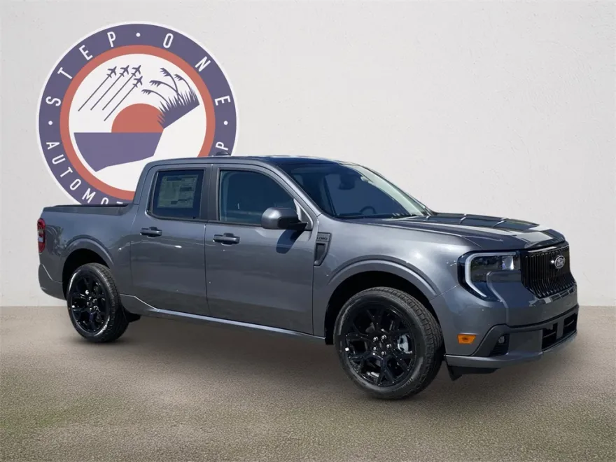 2025 Ford Maverick photo 1