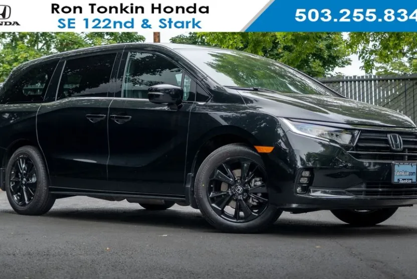 2023 Honda Odyssey Sport photo 1