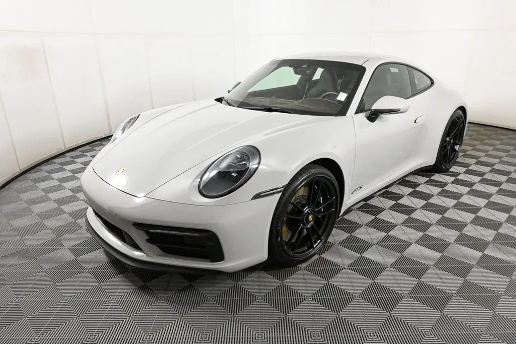 2024 Porsche 911 GTS photo 1