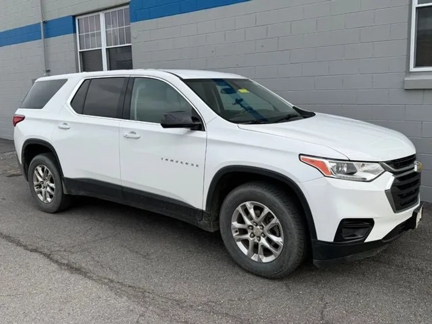 2020 Chevrolet Traverse LS photo 1