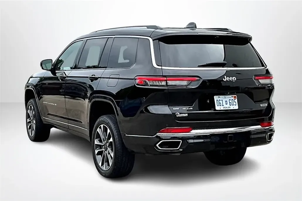2022 Jeep Grand Cherokee Overland photo 1