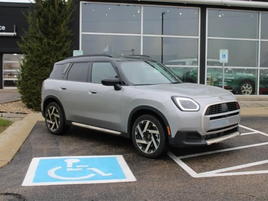 2025 Mini Countryman ALL4 S photo 1