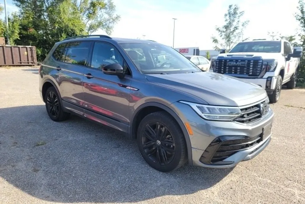 2022 Volkswagen Tiguan SE R-Line Black photo 1
