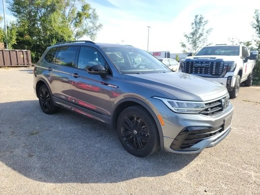 2022 Volkswagen Tiguan SE R-Line Black photo 1