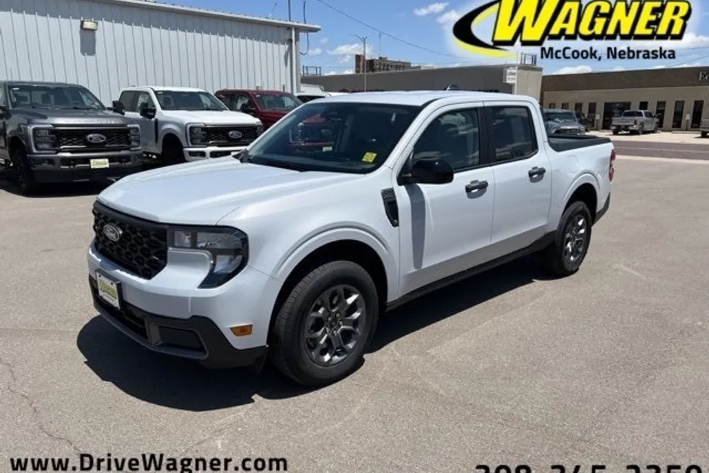 2025 Ford Maverick XLT photo 1