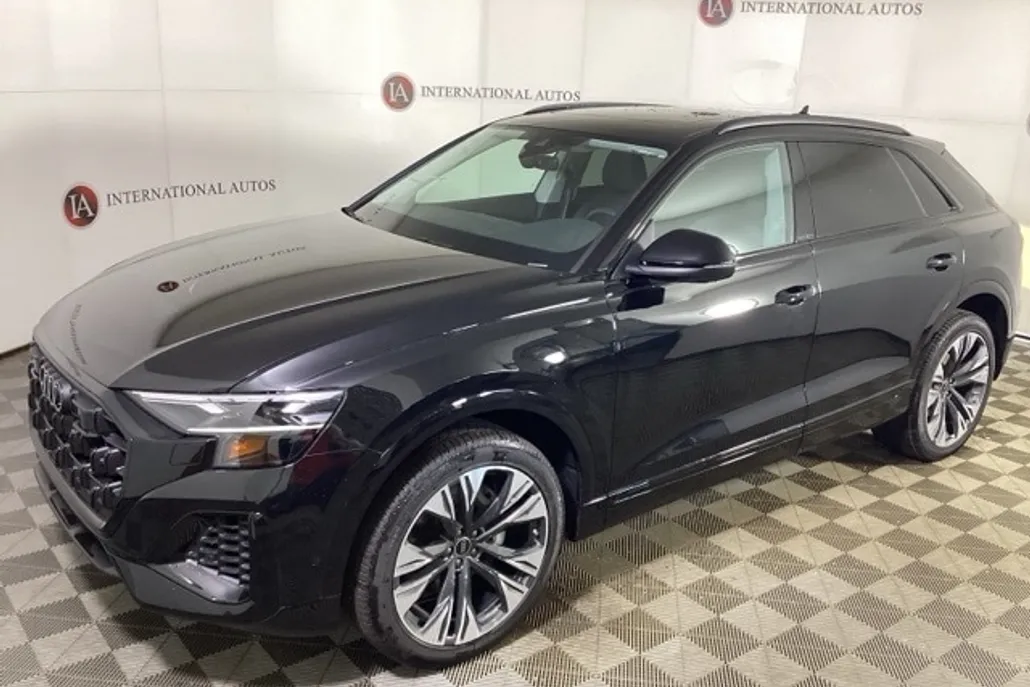 2025 Audi Q8 55 Premium Plus photo 1